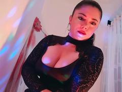 SamanthaVenus - female with brown hair and  small tits webcam at xLoveCam