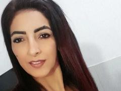 RosieFoxx - female with black hair webcam at xLoveCam