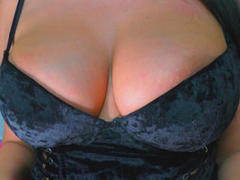 Samira_Danger - female with brown hair and  big tits webcam at ImLive
