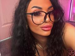 SamiraVeda - female with black hair and  big tits webcam at xLoveCam