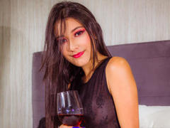 BriannaRivers - female with black hair and  big tits webcam at LiveJasmin