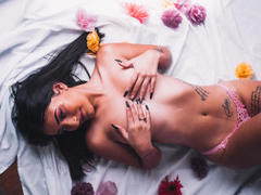 BriannaRivers - female with black hair and  big tits webcam at LiveJasmin