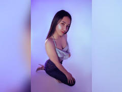 SamyCruzz - female with black hair and  big tits webcam at LiveJasmin