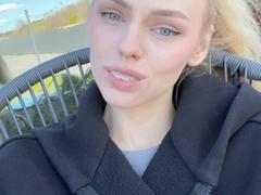 SandaHayslett - female webcam at xLoveCam