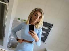 Sandy-Lux from xLoveCam