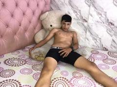 SantiDiazy - male webcam at xLoveCam