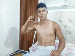 SantiagoDiaz - male webcam at ImLive