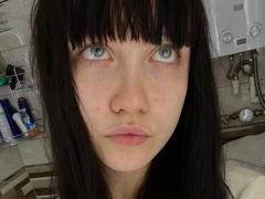 SantinaSahm - female with black hair webcam at xLoveCam