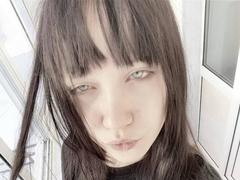 SantinaSahm - female with black hair webcam at xLoveCam