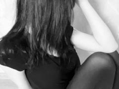 SantinaSahm - female with black hair webcam at xLoveCam