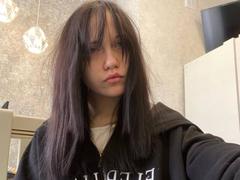 SantinaSahm - female with black hair webcam at xLoveCam