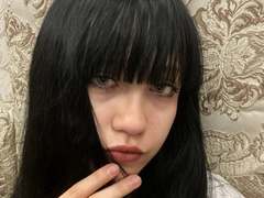 SantinaSahm - female with black hair webcam at xLoveCam
