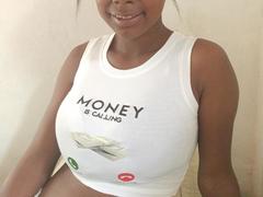 Saphirah - female with black hair webcam at xLoveCam