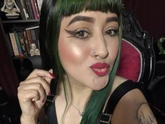 SaraEmpress - female with brown hair and  big tits webcam at xLoveCam
