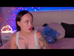 SaraFlame - female with black hair webcam at xLoveCam