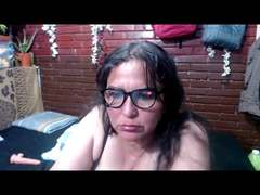 SaraHotLover - female with brown hair webcam at xLoveCam