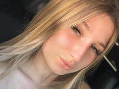 SaraKeyt from xLoveCam