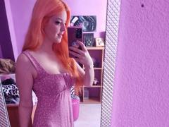 SaraKroft - female with red hair webcam at xLoveCam