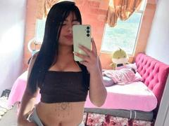 SaraLaJolie - female webcam at xLoveCam