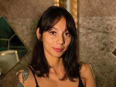 SaraLambert - female with brown hair and  big tits webcam at xLoveCam