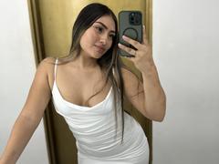SaraMyers - female with brown hair and  big tits webcam at xLoveCam