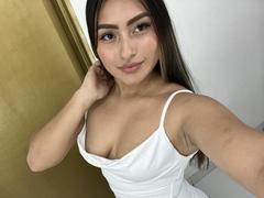 SaraMyers - female with brown hair and  big tits webcam at xLoveCam