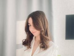 SaraRosenbarger - female with brown hair webcam at xLoveCam