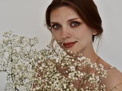 SaraSeys - female with brown hair and  small tits webcam at xLoveCam