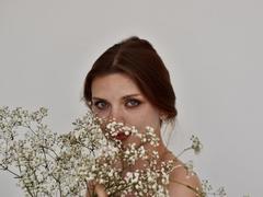 SaraSeys - female with brown hair and  small tits webcam at xLoveCam