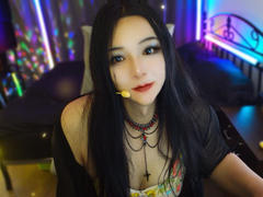 SaraSilky from xLoveCam