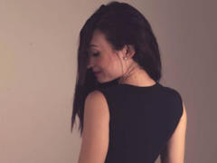 sarahsilver - female with red hair and  small tits webcam at LiveJasmin