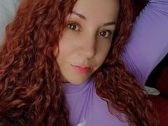 SaraSmiht - female with brown hair webcam at xLoveCam