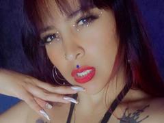 Sarah69Hot - female with red hair webcam at xLoveCam