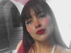 Sarah69Hot from xLoveCam