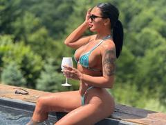 SarahAdams - female with  big tits webcam at xLoveCam