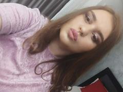 SarahCllaire - female with brown hair and  big tits webcam at LiveJasmin