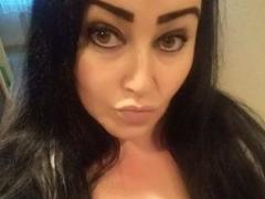 SarahCopper - female with black hair and  big tits webcam at LiveJasmin