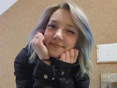 SarahGeil-hot - blond female webcam at xLoveCam
