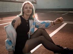 SarahGeil-hot - blond female webcam at xLoveCam