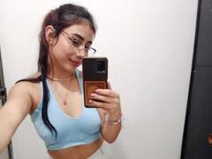 SarahLark - female with red hair webcam at xLoveCam