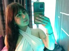 SarahLark - female with red hair webcam at xLoveCam