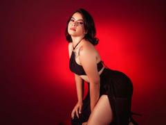SarahLaurens - female webcam at xLoveCam