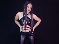 SarahMaxwell - female with black hair and  small tits webcam at xLoveCam