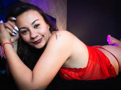sarahskys - female with brown hair and  big tits webcam at LiveJasmin