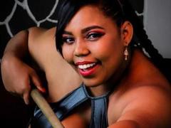 SarahSmity - female with black hair and  big tits webcam at xLoveCam