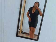 SarahSmity - female with black hair and  big tits webcam at xLoveCam