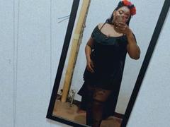 SarahSmity - female with black hair and  big tits webcam at xLoveCam