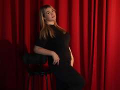 SarahBatler - blond female with  big tits webcam at LiveJasmin