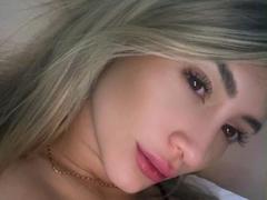 SarahWhinhouse from xLoveCam