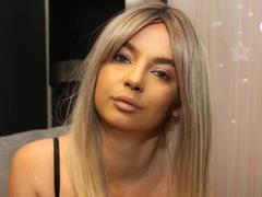 SarahAnnHome - blond female webcam at LiveJasmin